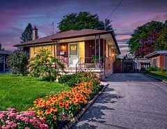 42 Bainhart Crescent, Toronto, ON M1H 2R3