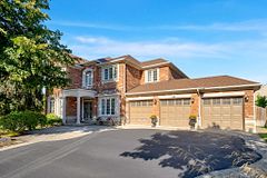102 Kennett Drive, Whitby, ON L1P 1L5