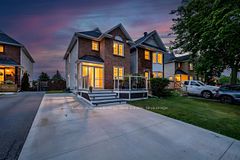 340 Pompano Court, Oshawa, ON L1K 1M9
