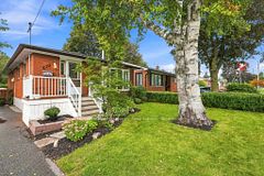 410 Grandview Street S, Oshawa, ON L1H 7C8