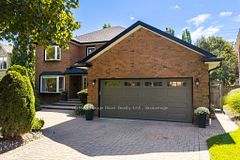 7 Lyndhurst Crescent, Whitby, ON L1R 1E4
