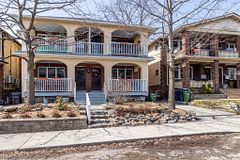 52 Wineva Avenue main, Toronto, ON M4E 2T2