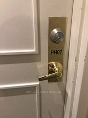 410 McLevin Avenue NW PH07, Toronto, ON M1B 5J5