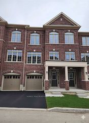 8 Royal Collection Way, Whitby, ON L1P 0P1