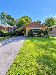 21 Mackinac Crescent Main, Toronto, ON M1J 1P8