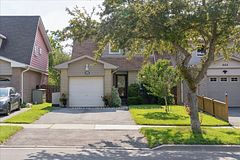 648 Creekview Circle, Pickering, ON L1W 2Z7