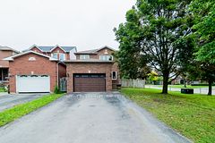 70 Fry Crescent, Clarington, ON L1C 4Y3