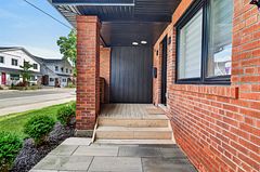1709 Dundas Street E, Toronto, ON M4L 1L7