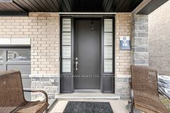6 Peter Hogg Court, Whitby, ON L1P 0N1