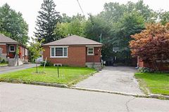 7 Baudina Crescent, Toronto, ON M1N 3M9