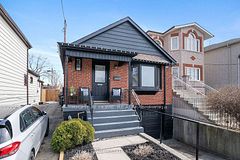 15 August Avenue, Toronto, ON M1L 3M8