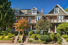 4 Dingwall Avenue, Toronto, ON M4K 1H1