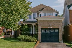 1014 Summitview Crescent, Oshawa, ON L1K 2K4