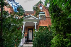 32 Crossovers Street, Toronto, ON M4E 3X4