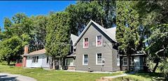 754 The Queensway S Main, Georgina, ON L4P 4C9