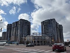 33 Cox Boulevard 825, Markham, ON L3R 8A6