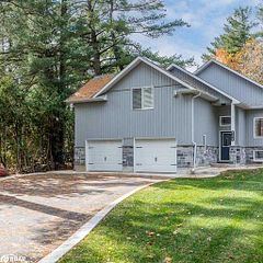 3178 Oak Street Lower, Innisfil, ON L9S 2K3