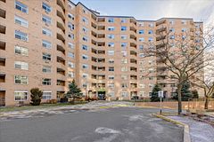 260 Davis Drive 613, Newmarket, ON L3Y 7C3