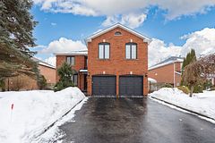 246 Jelley Avenue, Newmarket, ON L3X 1S6