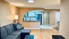 7601 Bathurst Street 402, Vaughan, ON L4J 4H5
