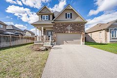 154 Arnold Crescent, Essa, ON L3W 0R1
