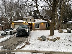 28 Foreht Crescent, Aurora, ON L4G 3E8