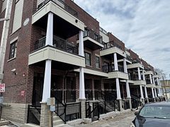 15100 Yonge Street W 224, Aurora, ON L4G 1M2