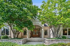 12 Alm Court, Aurora, ON L4G 6W8