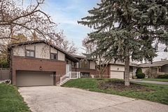 18 Ironshield Crescent, Markham, ON L3T 3K7
