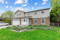 8 Gallacher Avenue, Richmond Hill, ON L4E 2W9