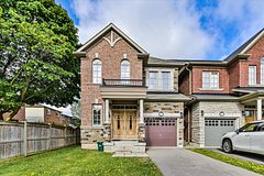 16 Coventry Court, Richmond Hill, ON L4C 0X1