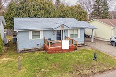 272 Jeff Smith Court, Newmarket, ON L3Y 8C5
