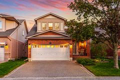 21 Briar Gate Way, New Tecumseth, ON L9R 2A7