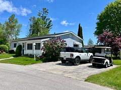 1 Nectarine Court, Innisfil, ON L9S 1M4