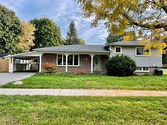 796 Arnold Crescent Main, Newmarket, ON L3Y 2E2