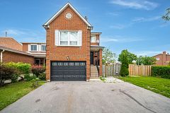 3 New Seabury Drive, Vaughan, ON L4K 2B7
