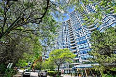 7300 Yonge Street 706, Vaughan, ON L4J 7Y5