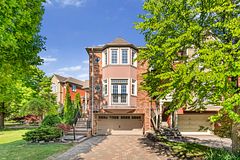 25 Crispin Court, Markham, ON L3R 4G6