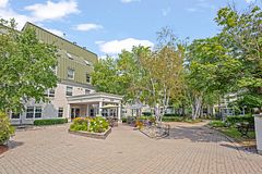 100 Anna Russell Way 232, Markham, ON L3R 6C7