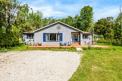 3934 Lakeview Road, Innisfil, ON L9S 2V5