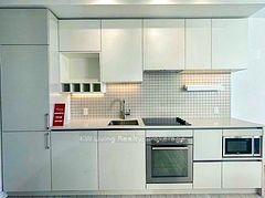 898 Portage Parkway PH11, Vaughan, ON L4K 0J7
