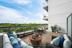 185 Deerfield Road 504, Newmarket, ON L3Y 0G7