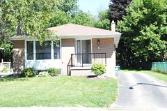 66 Collins Crescent, Aurora, ON L4G 2W2