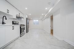 176 Cherrywood Drive, Newmarket, ON L3Y 2X8