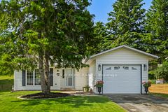 5 Cedar Court, New Tecumseth, ON L0G 1W0