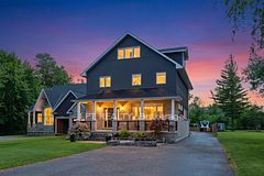 165 Lake Drive E, Georgina, ON L4P 3E9