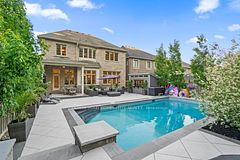 106 Forest Grove Court, Aurora, ON L4G 3G4