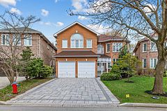 17 Lady Lynn Crescent, Richmond Hill, ON L4B 3V5