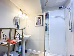 18 Quintessa Court, Markham, ON L6C 3A2