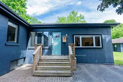 7 Victory Drive, East Gwillimbury, ON L0G 1M0